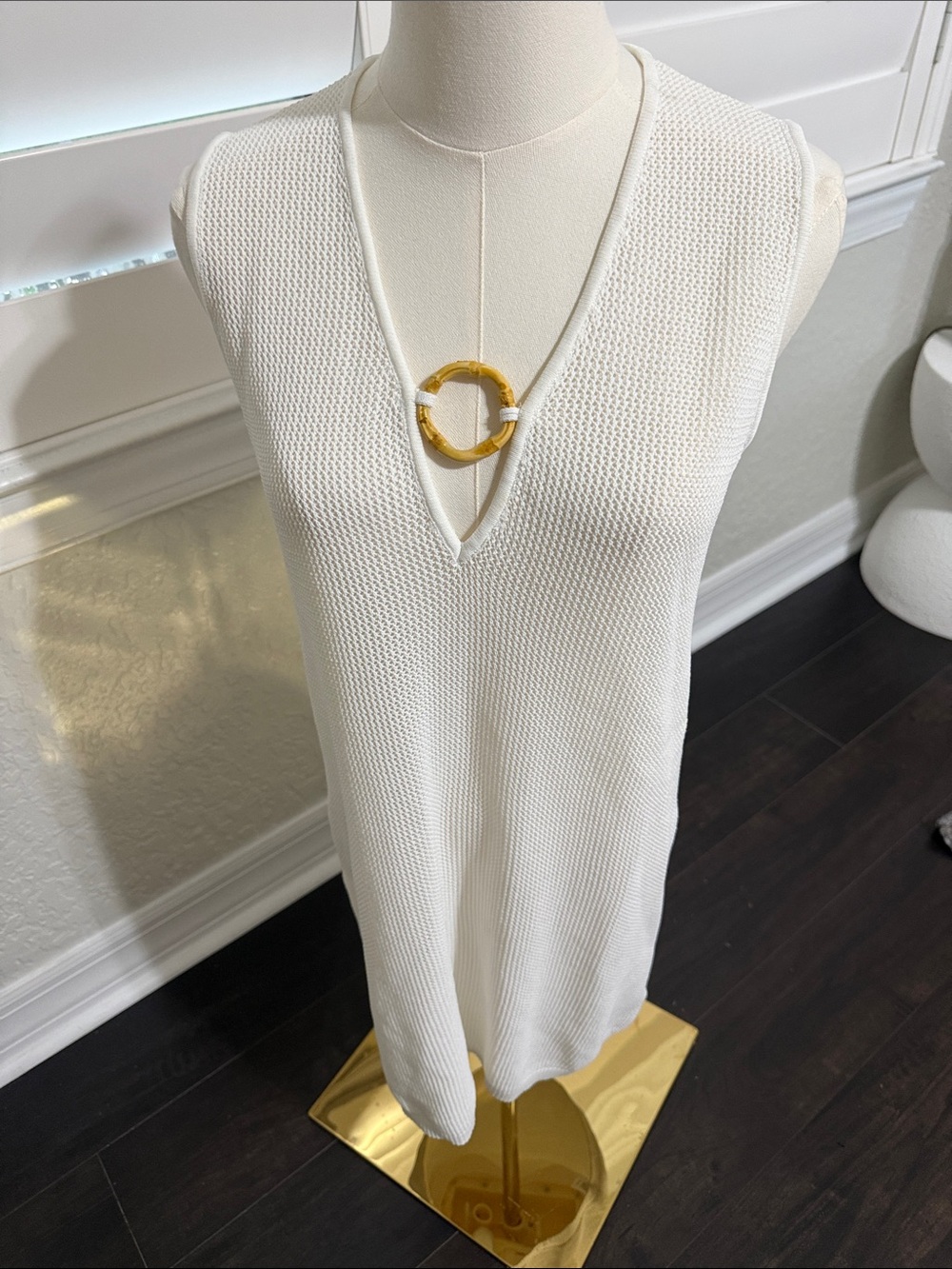 House of Harlow 1960 White Sleeveless Textured Knit Shift